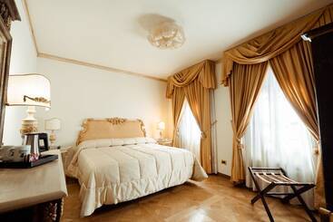 هتل Palazzo Alexander