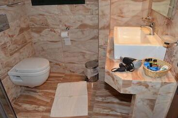 هتل Philoxenia Spa