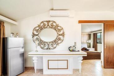 هتل Philoxenia Spa