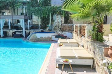 هتل Philoxenia Spa