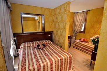 هتل Residenza Goldoni