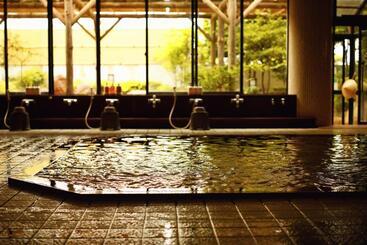 هتل Grand Mercure Lake Biwa Resort & Spa
