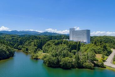 בית מלון כפרי Mercure Toyama Tonami Resort & Spa