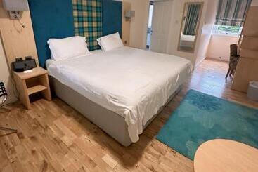 هتل The Clubhouse B&b