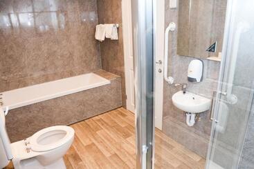هتل The Clubhouse B&b