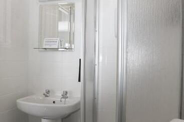 هتل The Clubhouse B&b