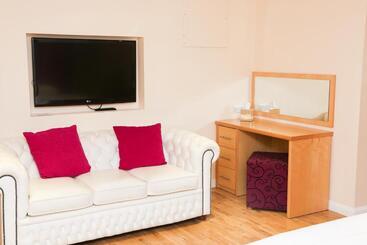هتل The Clubhouse B&b