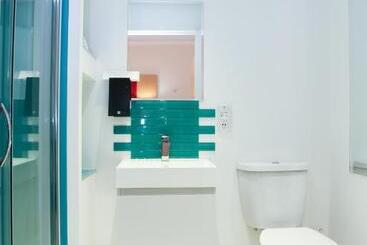 هتل The Clubhouse B&b