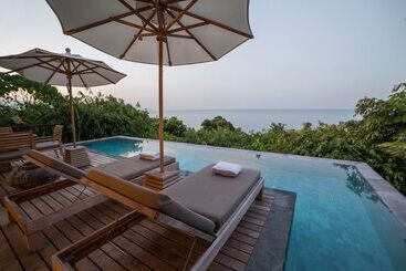 هتل Trisara Villas & Residences Phuket