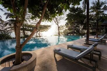 هتل Trisara Villas & Residences Phuket