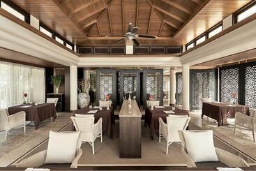 هتل Trisara Villas & Residences Phuket