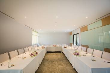 هتل Trisara Villas & Residences Phuket