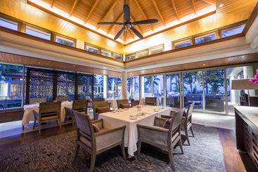 هتل Trisara Villas & Residences Phuket