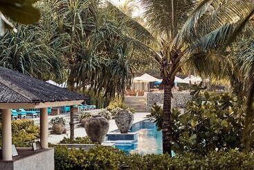 هتل Trisara Villas & Residences Phuket