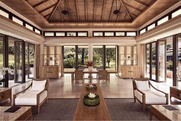 هتل Trisara Villas & Residences Phuket