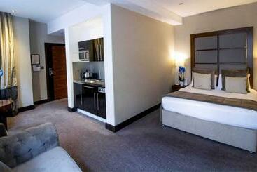 Wellington Hotel By Blue Orchid