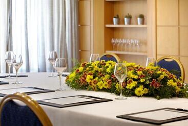 هتل Wyndham Grand Athens