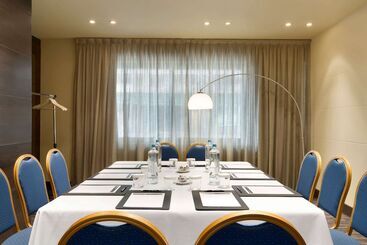 هتل Wyndham Grand Athens