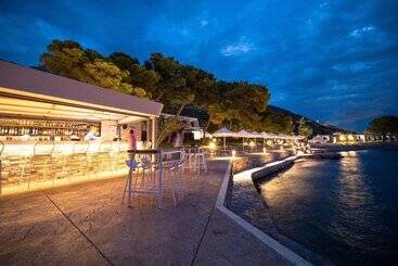 هتل Wyndham Loutraki Poseidon Resort