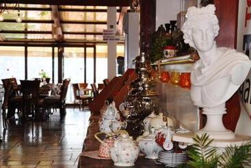 Iniohos Hotel Restaurant