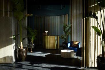 La Mirage Hotel