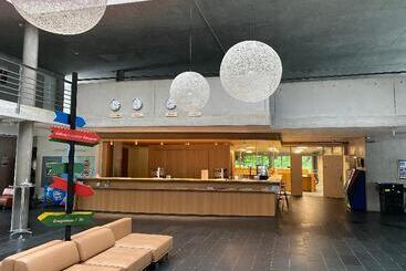 Lausanne Youth Hostel Jeunotel