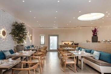 Santorini Kastelli Resort