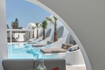 Santorini Kastelli Resort