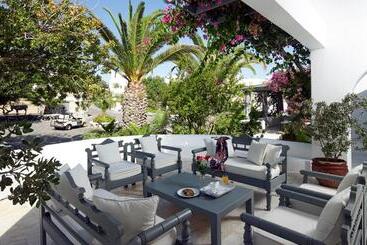 Santorini Kastelli Resort