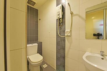 Avatarr Hotel By Oyo Rooms