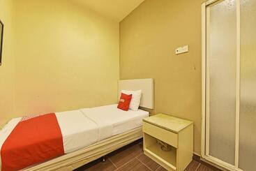 Avatarr Hotel By Oyo Rooms