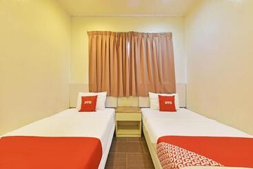 Avatarr Hotel By Oyo Rooms