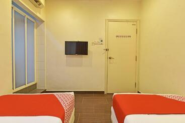 Avatarr Hotel By Oyo Rooms
