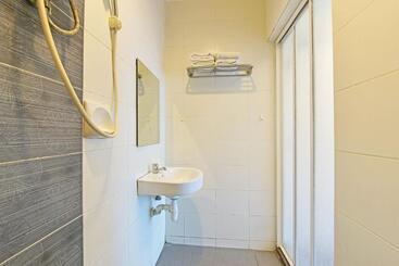 Avatarr Hotel By Oyo Rooms