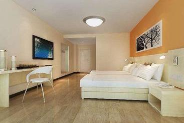 هتل 7 Days Inn Aksu Awen Road Branch