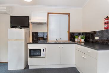 هتل Adelaide Caravan Park   Aspen Holiday Parks