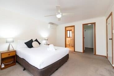 هتل Adelaide Caravan Park   Aspen Holiday Parks
