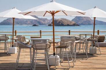 هتل Ayana Komodo Waecicu Beach