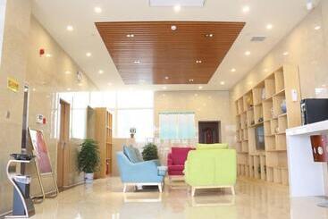 هتل Greentree Inn Linyi Beicheng New Area North Mengshan Road Express