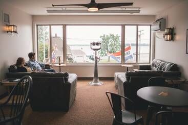 هتل Inn On Water Street