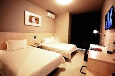 هتل Jinjiang Inn Kaifeng Longting Scenic Spot