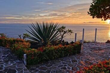 هتل Kawayan Holiday Resort