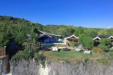 هتل Kawayan Holiday Resort