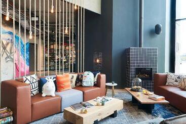 酒店 Moxy Amsterdam Schiphol Airport