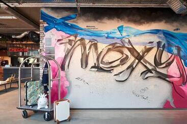 酒店 Moxy Amsterdam Schiphol Airport