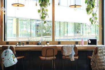 酒店 Moxy Amsterdam Schiphol Airport