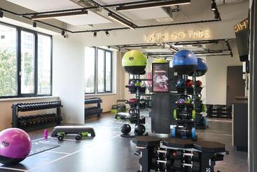 酒店 Moxy Amsterdam Schiphol Airport