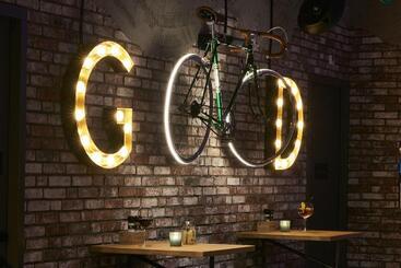 酒店 Moxy Amsterdam Schiphol Airport