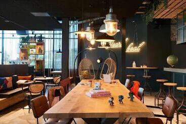 酒店 Moxy Amsterdam Schiphol Airport