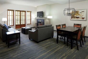 Homewood Suites By Hilton Monttremblant Resort